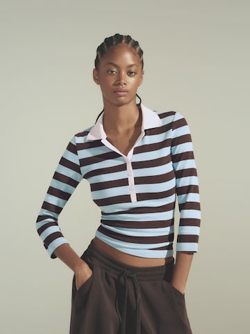 Bershka Shirt in Brown: front
