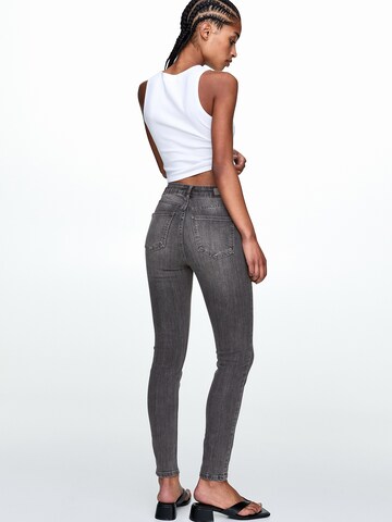 Pull&Bear Skinny Jeans in Grey