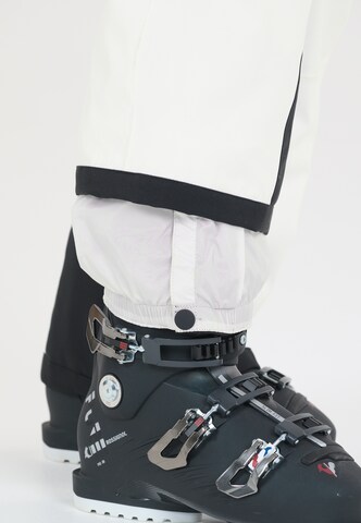 SLOPE Regular Outdoor trousers in White