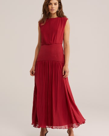 WE Fashion Avondjurk in Rood: voorkant