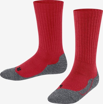 FALKE Spordisokid, värv punane: eest vaates