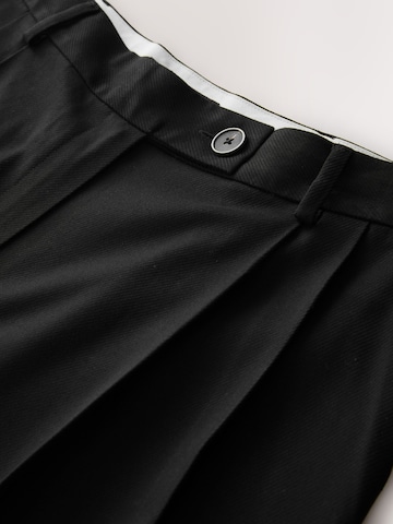 Next Широкий Плиссированные брюки в Черный