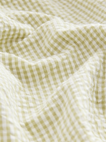 Pijama de la Next pe verde