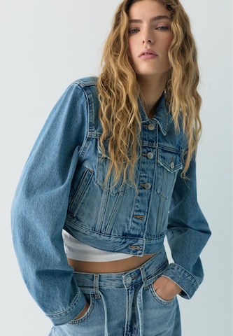 Geacă de primăvară-toamnă de la Pull&Bear pe albastru: față