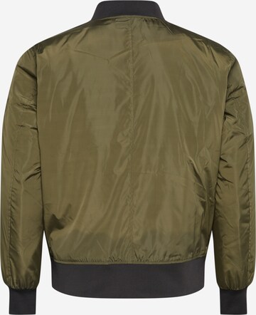 Urban Classics Between-Season Jacket in Green