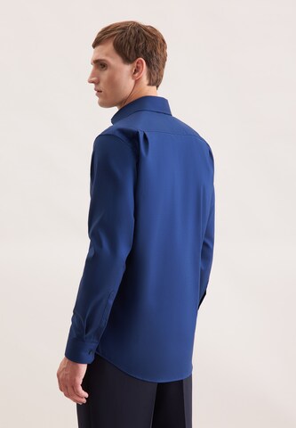 Coupe regular Chemise business 'Schwarze Rose' SEIDENSTICKER en bleu