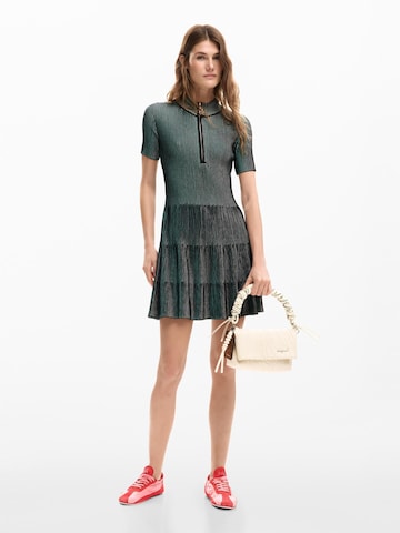 Desigual Mekko värissä harmaa