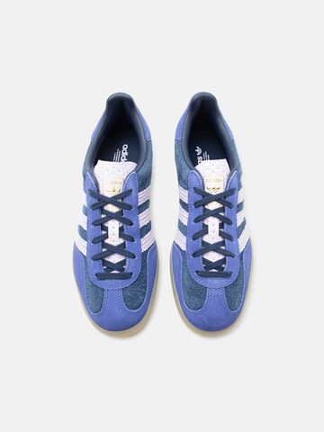 mėlyna ADIDAS ORIGINALS Sportbačiai be auliuko 'GAZELLE INDOOR'