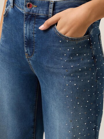 oltre Flared Jeans in Blue