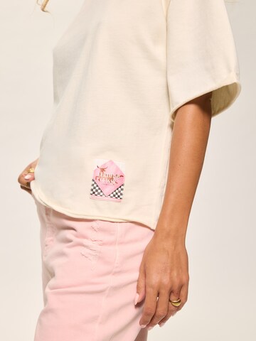 Kamila Šikl Shirts i hvid