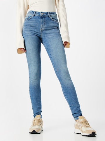 PIECES Skinny Jeans 'Delly' in Blue: front