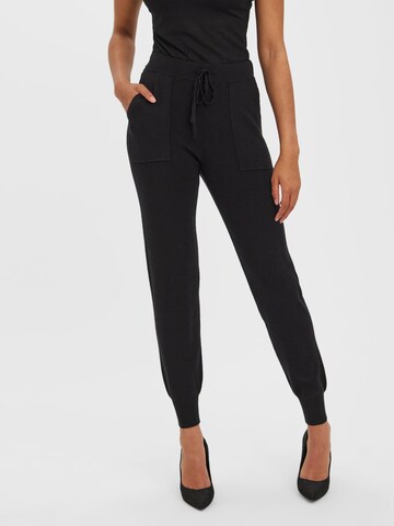 VERO MODA Tapered Hose 'Nancy' in Schwarz: predná strana