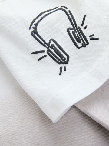 Next - Camiseta en blanco
