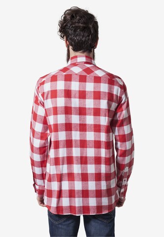 Urban Classics - Ajuste regular Camisa en rojo