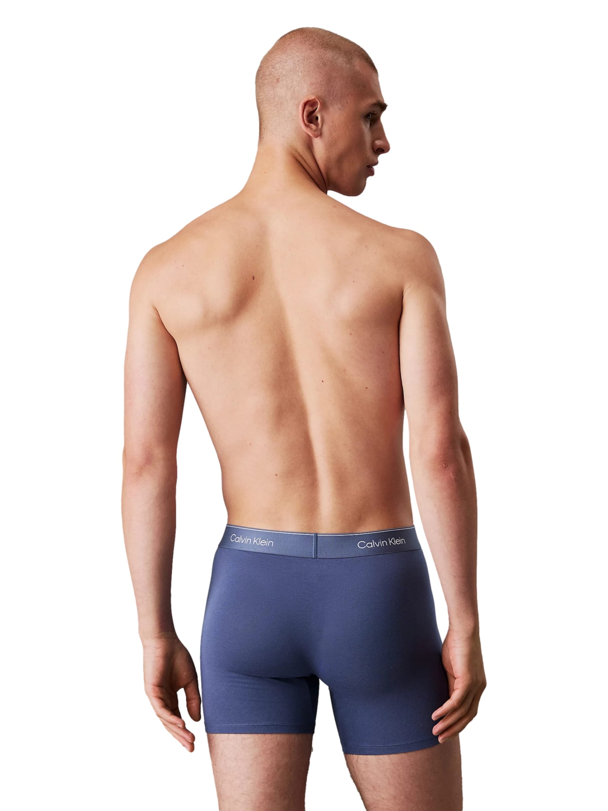 Boxeri de la Calvin Klein Underwear pe mai multe culori