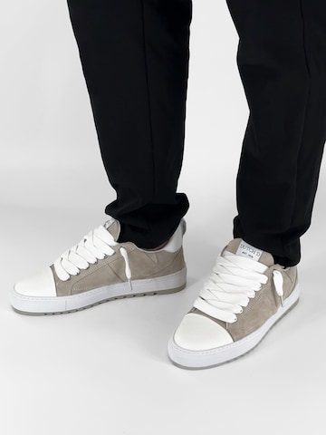 Dutch'D Sneaker low 'Charm ERA'‌‌‌‌‌‌‌‌‌‌ in Grau