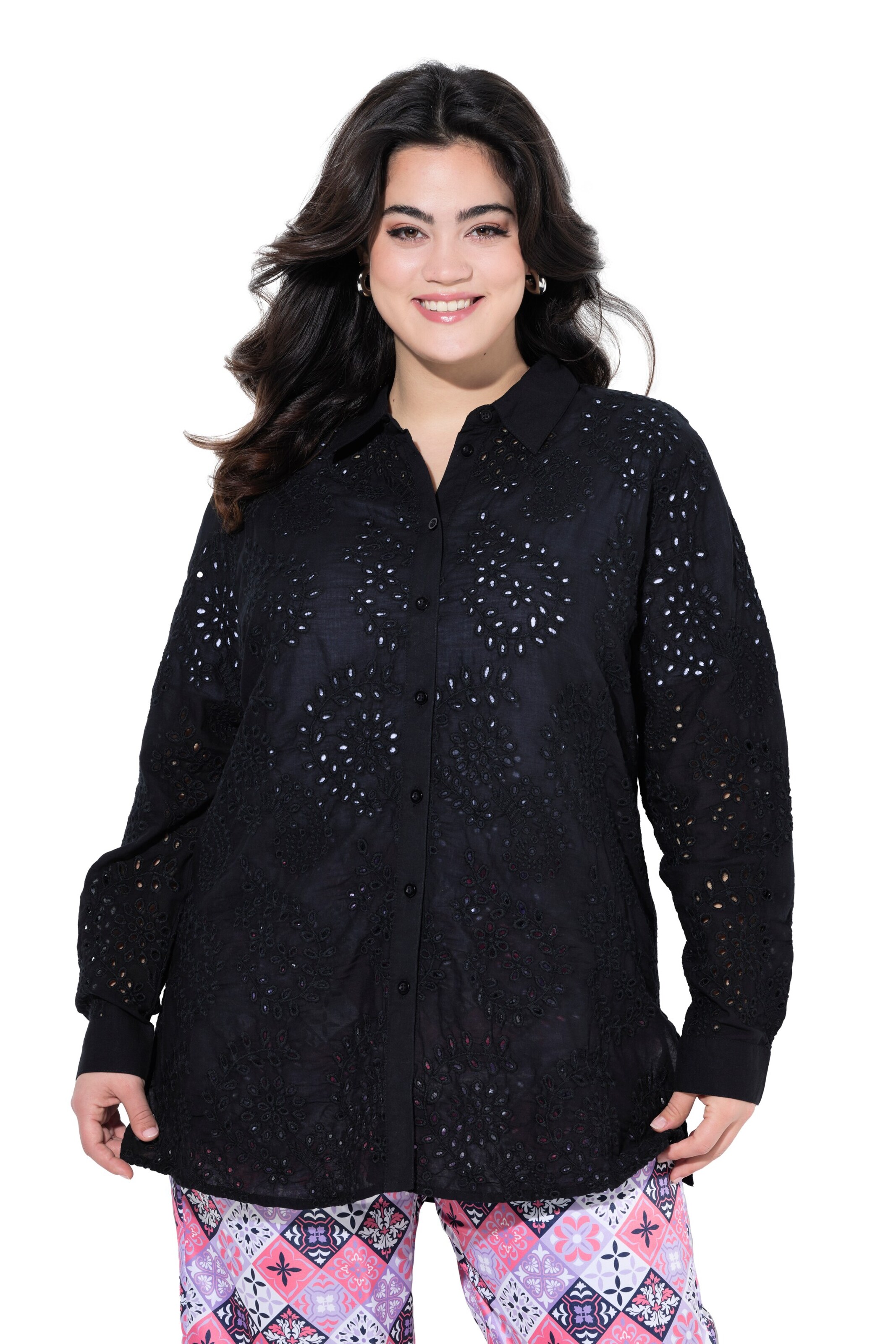 Angel of Style Blouse in Black: front