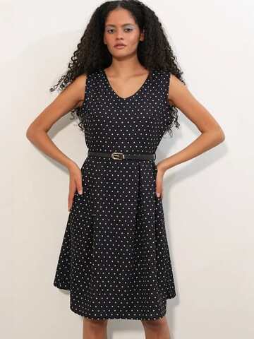 Bigdart Dress in Black: front