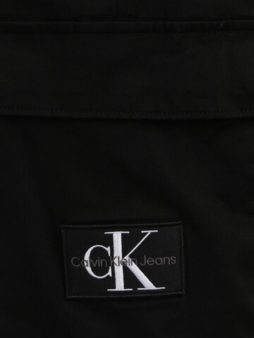 Calvin Klein Jeans PlusTapered Cargo hlače - crna boja