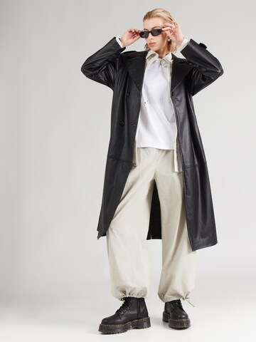 WEEKDAY - Camiseta 'Danya' en blanco