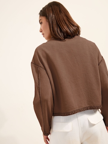 Friends Like These Jacke in Braun