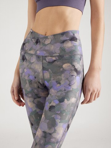 Skinny Pantaloni sportivi 'LOTUS ZEN' di Marika in grigio