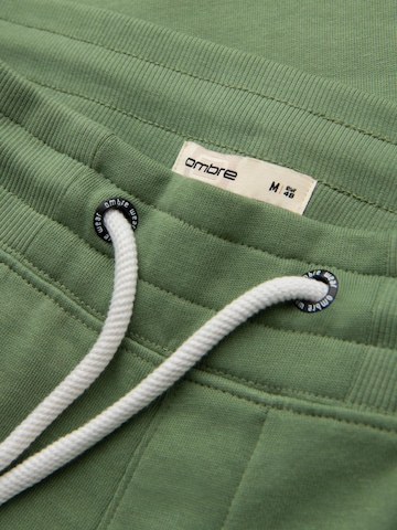 Ombre Regular Спортен панталон в зелено