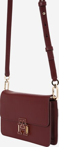 TOMMY HILFIGER Crossbody Bag in Red: front