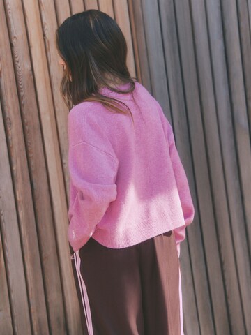 Pull-over self. en rose