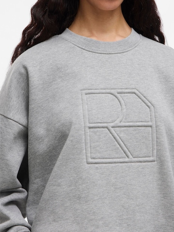 ROUGE EDIT Sweatshirt i grå