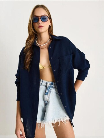 Camicia da donna di Bianco Lucci in blu: frontale