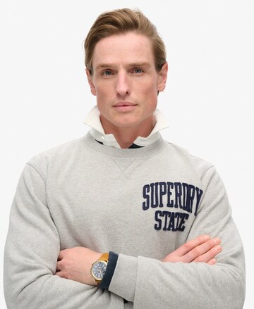 Sweat-shirt Superdry en gris : devant