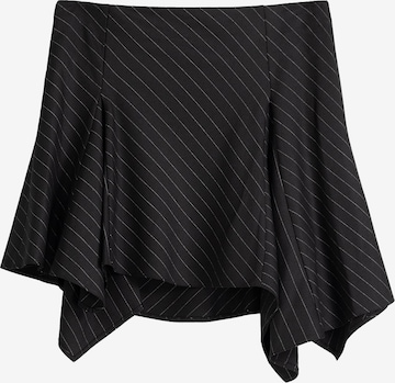 Bershka Skirt in Black: front