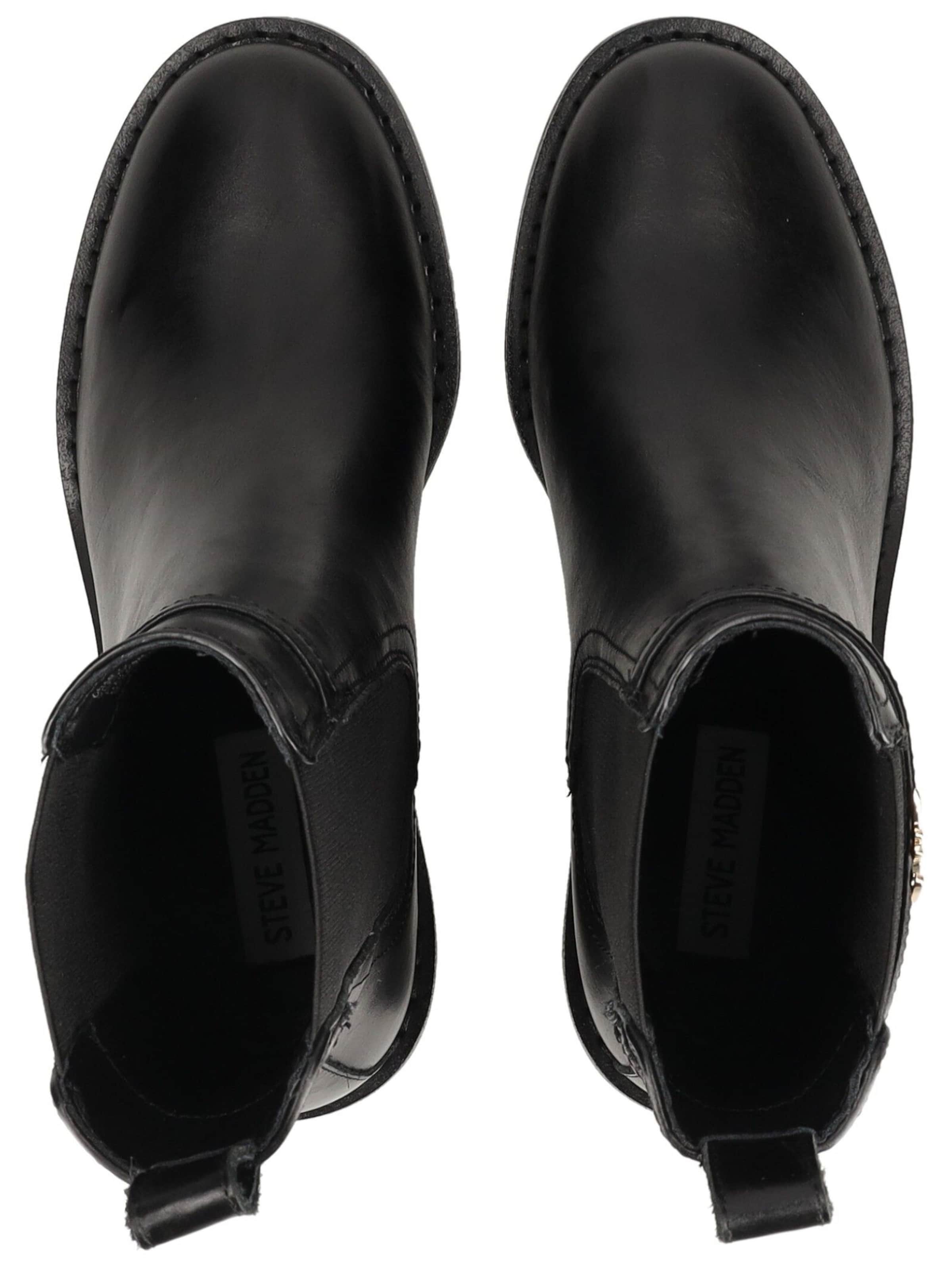 STEVE MADDEN Bootie in Black