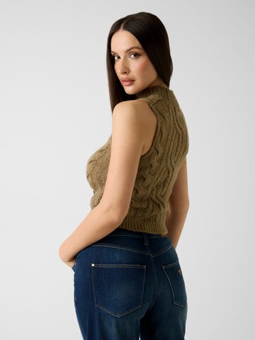 GUESS Sweater in Green