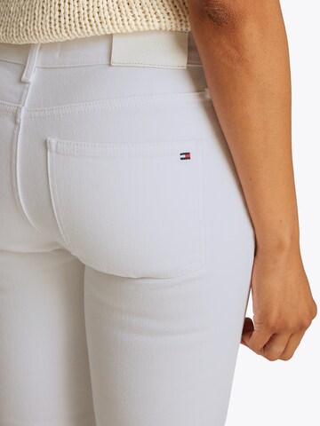TOMMY HILFIGER Буткат Джинсы в Белый