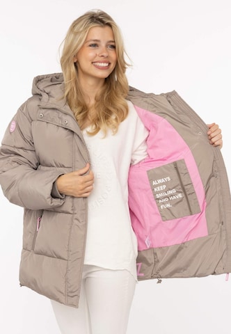 Veste mi-saison Zwillingsherz en beige : devant