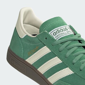 ADIDAS ORIGINALS - Sapatilhas baixas 'Handball Spezial' em verde