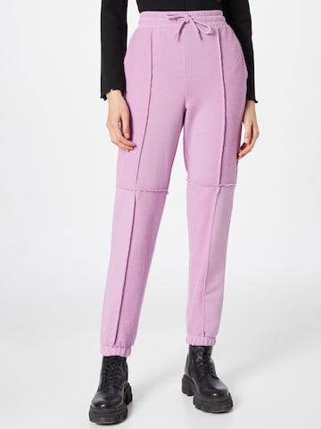 Effilé Pantalon Monki en rose : devant