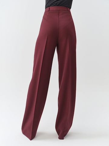 Loosefit Pantaloni di MB by Marta Buzolic in rosso