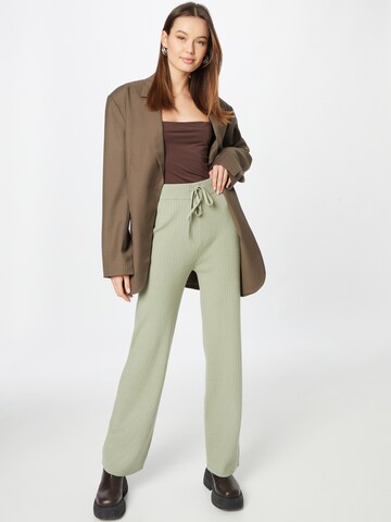 ABOUT YOU Regular Pants 'Gigi' in Green