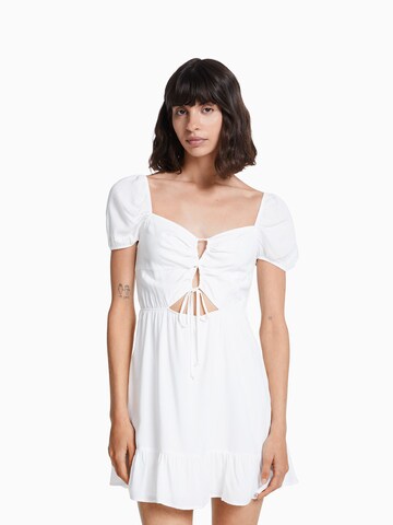 Robe d’été Bershka en blanc : devant