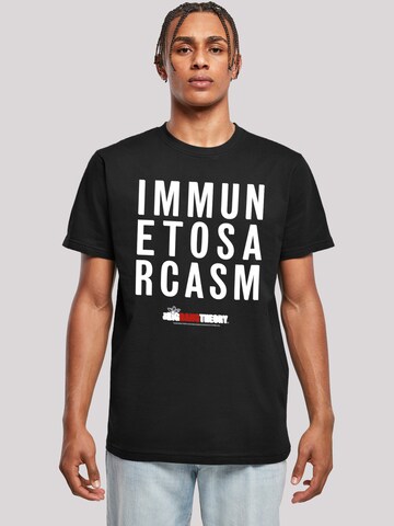 F4NT4STIC T-Shirt 'Big Bang Theory Immune To Sarcasm' in Schwarz: Vorderseite