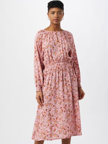 Robe 'Hilal' Part Two en rose : devant