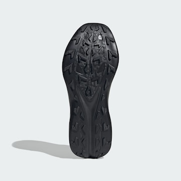 Chaussure basse 'Tracefinder Plus' ADIDAS TERREX en noir
