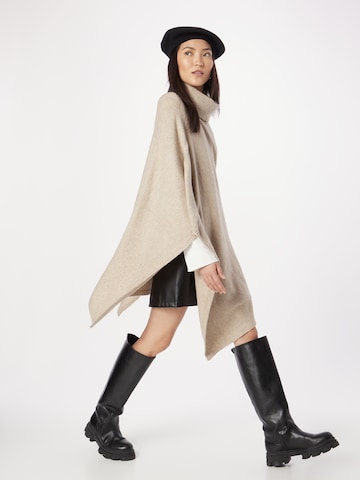 Wallis Cape in Beige