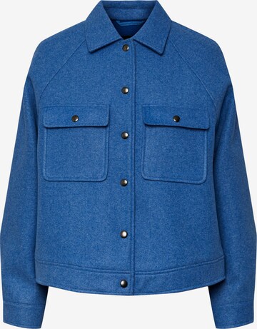 PIECES Between-season jacket 'NAIOMI' in Blue: front