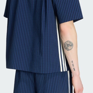 ADIDAS ORIGINALS - Ajuste confortable Camisa 'Resort' en azul