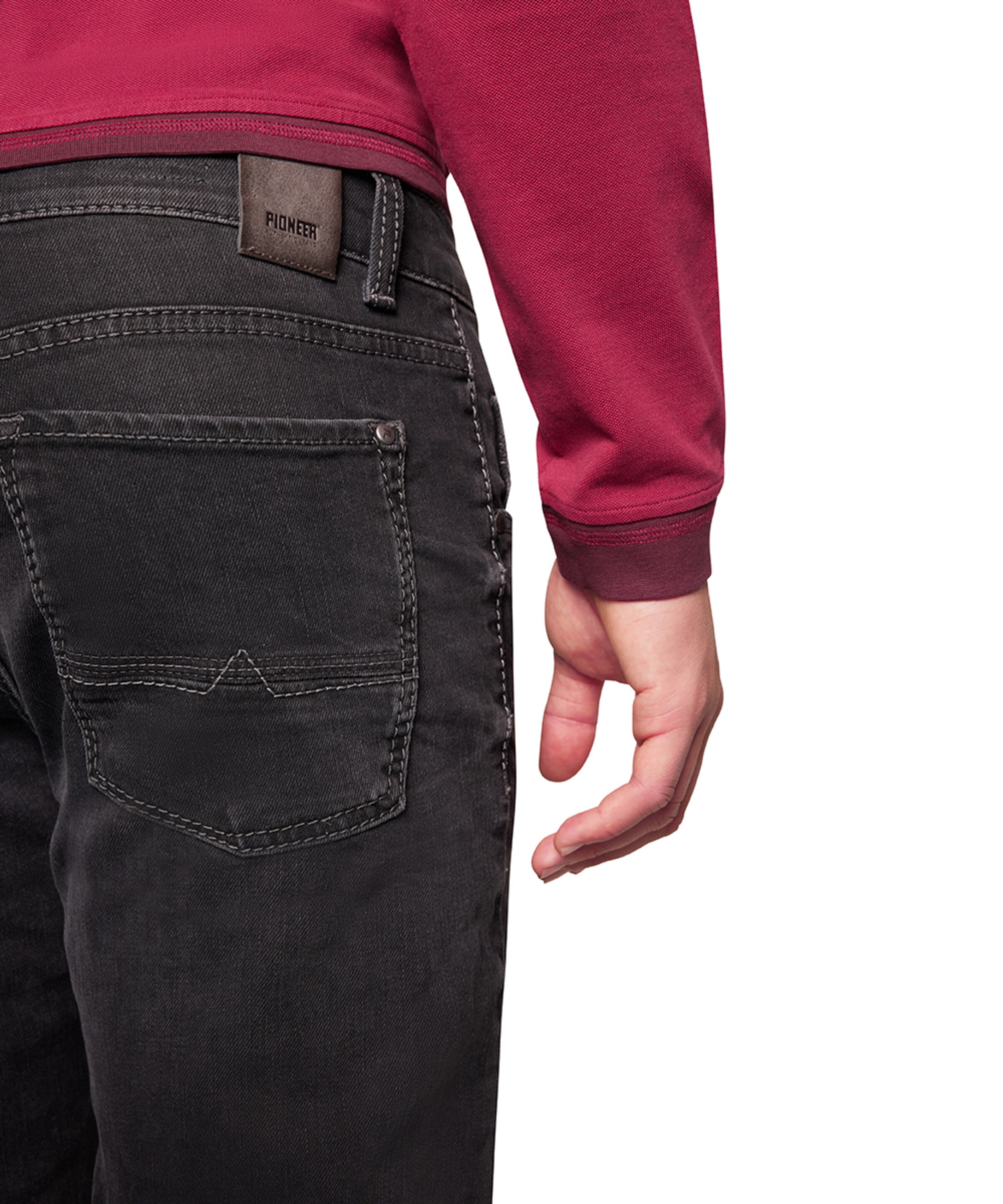 PIONEER Regular Jeans in Black