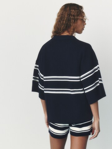 Pull-over self. en bleu